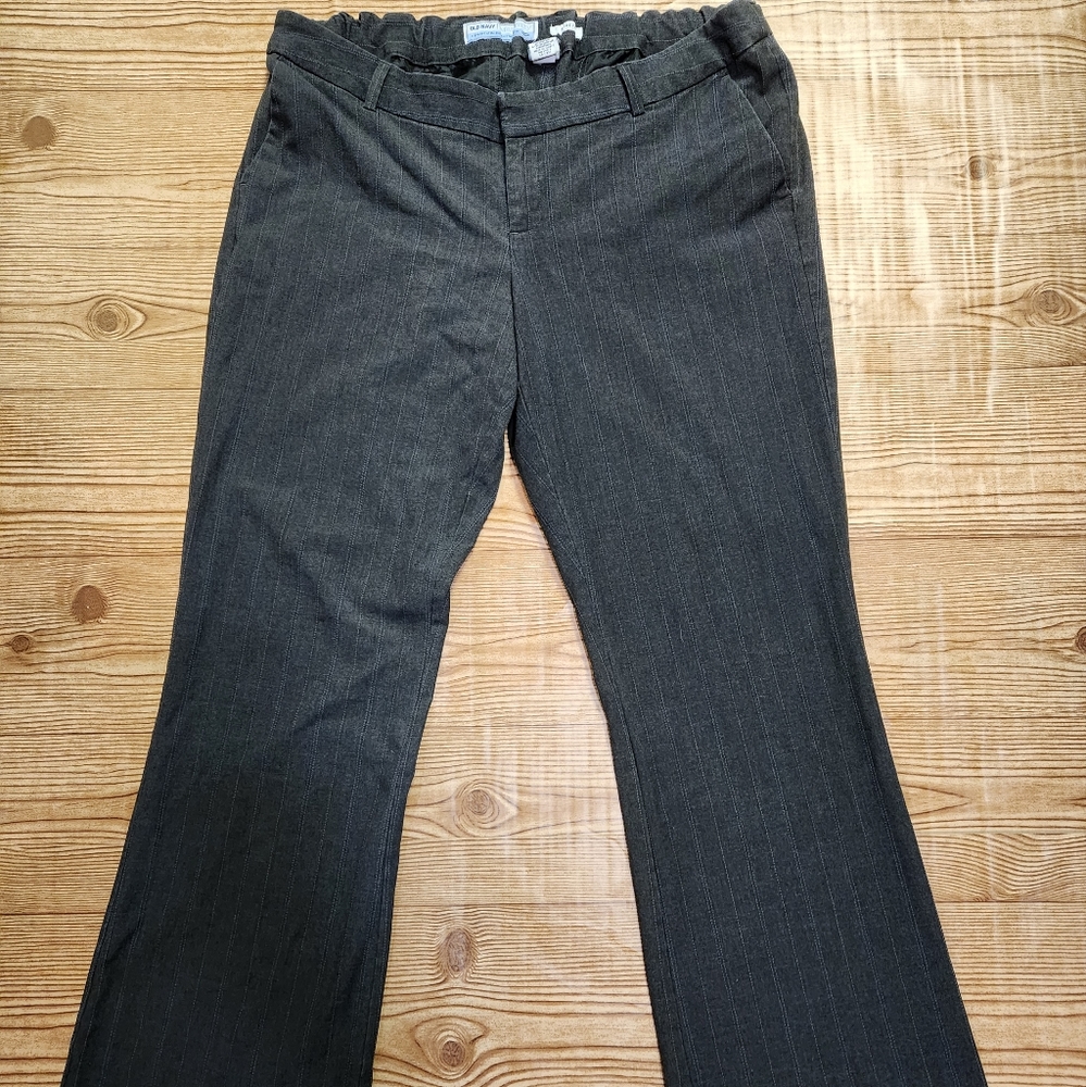 Old Navy Maternity Grey Pinstripe Pants Size L